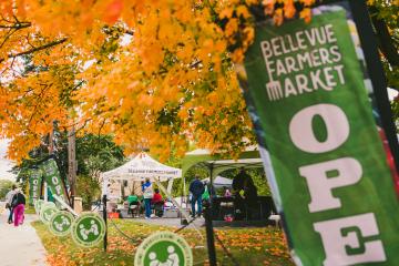 Bellevue Farmers Market Entrance and Signs